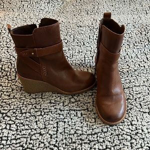Women’s size 7 Wedge Brown Boot